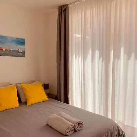 Bright Airy Family Style 7 Min Walk To Διαμέρισμα Caldes D'Estrach