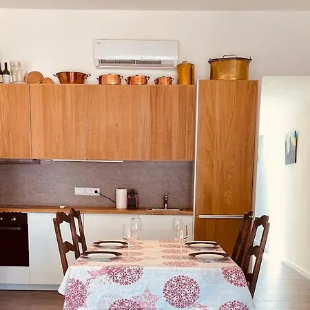 Bright Airy Family Style 7 Min Walk To