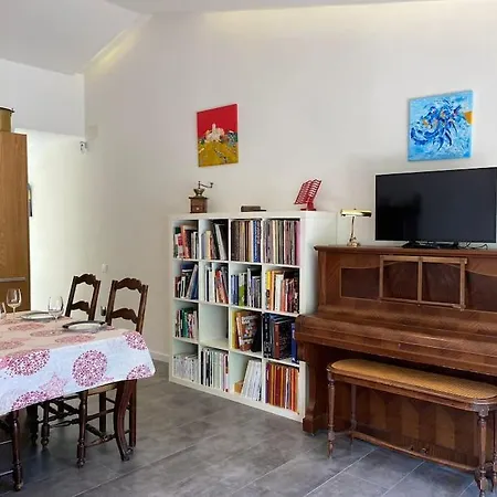 Διαμέρισμα Bright Airy Family Style 7 Min Walk To